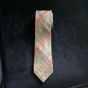 Joseph Abboud Geometric Tie in Red and Gold